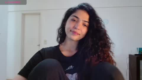 Snapshot of ariagal chatting on April 28, 4:01 pm ariagal online show from April 28, 4:01 pm