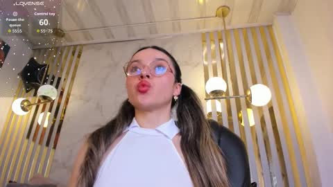 aria  online show from November 21, 7:34 pm