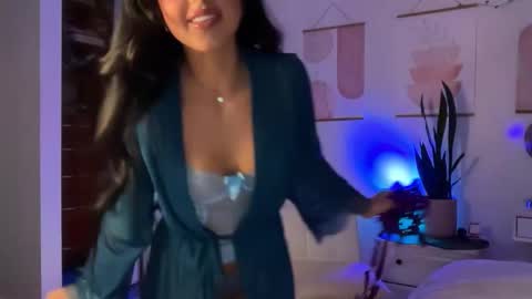 Aria  online show from October 27, 2:04 am