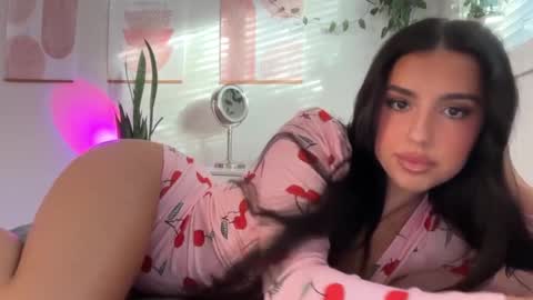 Aria  online show from November 13, 4:17 pm