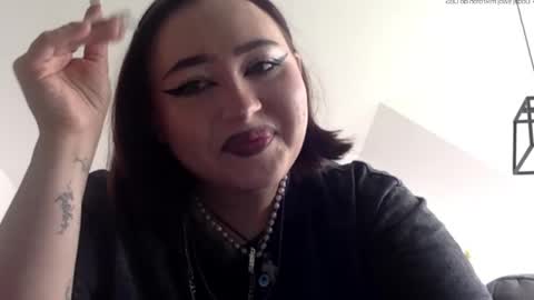 Snapshot of ariakinkygirl chatting on May 20, 9:48 am Aria online show from May 20, 9:48 am