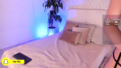 Snapshot of ariamuse chatting on October 24, 9:00 pm Aria online show from October 24, 9:00 pm