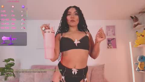 Snapshot of ariana_bae_ chatting on October 23, 10:52 pm online show from October 23, 10:52 pm