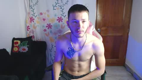 Snapshot of ariana_esteban07 chatting on March 2, 10:22 am ariana_esteban07 online show from March 2, 10:22 am