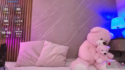 Ariana online show from February 8, 12:30 pm