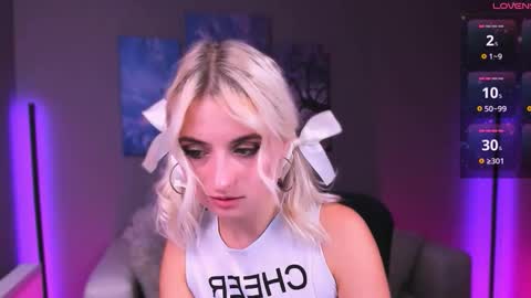 Snapshot of ariana_ross7 chatting on September 22, 2:02 am ariana_ross7 online show from September 22, 2:02 am