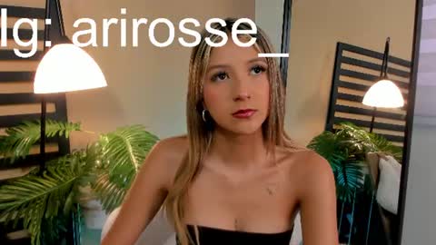 Snapshot of ariana_rosse__ chatting on June 17, 1:01 pm Ariana online show from June 17, 1:01 pm