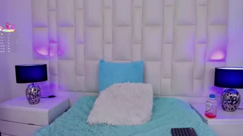  ariana  online show from March 4, 7:22 pm