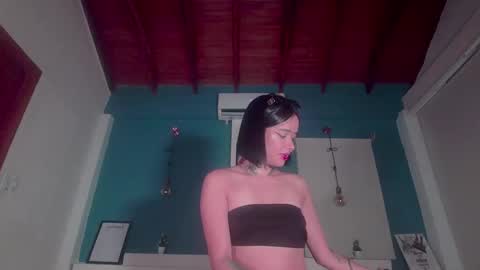 ariana_whitee online show from November 23, 3:28 am