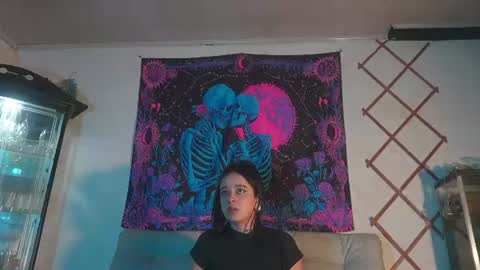 ariana_whitee online show from July 7, 6:47 am