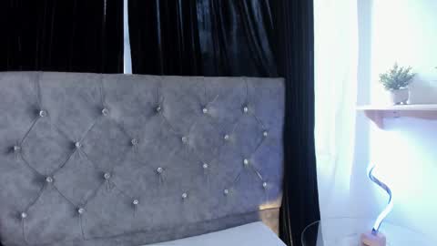   online show from December 3, 9:02 pm