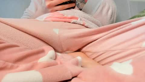 Ariana  Steven online show from March 12, 4:13 pm