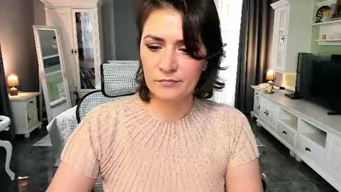 Ana online show from July 10, 1:36 pm