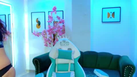 Snapshot of arianna_sweeet chatting on November 8, 4:23 am arianna_sweeet online show from November 8, 4:23 am