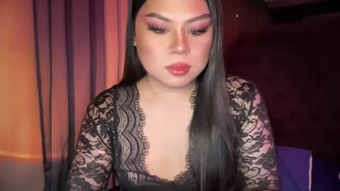 LOVELY online show from December 3, 5:45 pm