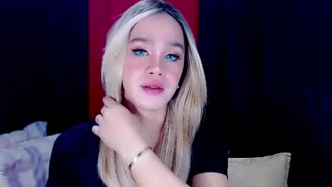 Snapshot of arianne_xoxo777 chatting on December 2, 12:19 am ARIANNE CUMS online show from December 2, 12:19 am
