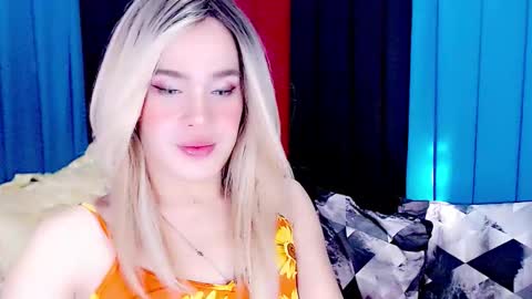 ARIANNE CUMS  online show from March 3, 10:48 pm