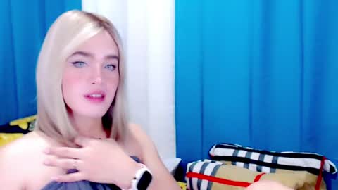 Snapshot of arianne_xoxo777 chatting on July 2, 12:54 am ARIANNE CUMS online show from July 2, 12:54 am