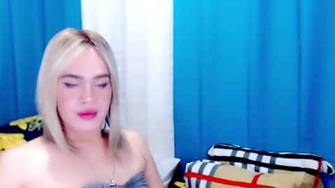 Snapshot of arianne_xoxo777 chatting on July 2, 3:23 am ARIANNE CUMS online show from July 2, 3:23 am