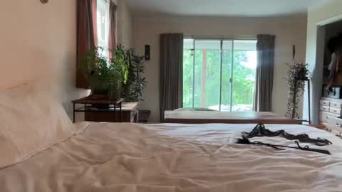 Snapshot of ariarose_xx chatting on May 14, 7:31 pm Aria online show from May 14, 7:31 pm