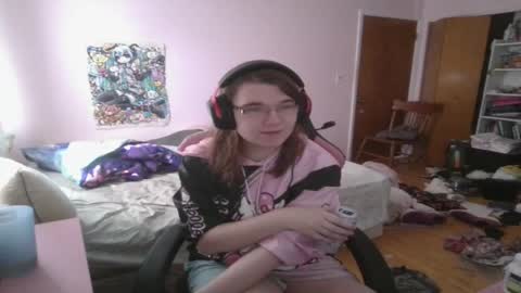 Ariathebrat online show from June 3, 9:31 pm