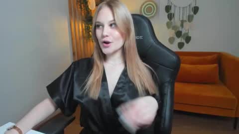 Aria online show from October 16, 6:42 pm