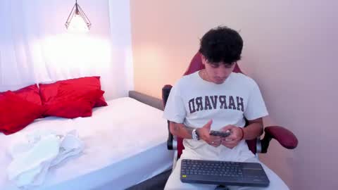 Ari and Aiden online show from June 17, 11:56 am