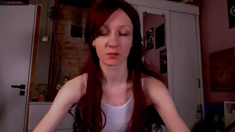 Snapshot of aribluush chatting on December 19, 11:01 pm aribluush online show from December 19, 11:01 pm