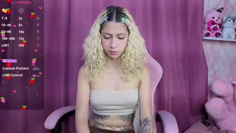 Ari Bunnie  online show from November 8, 8:51 pm