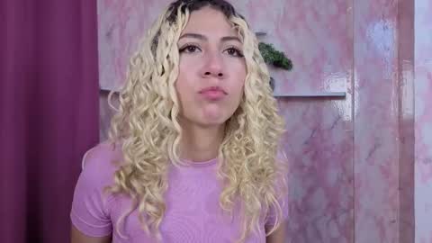 Ari Bunnie  online show from December 22, 11:35 pm