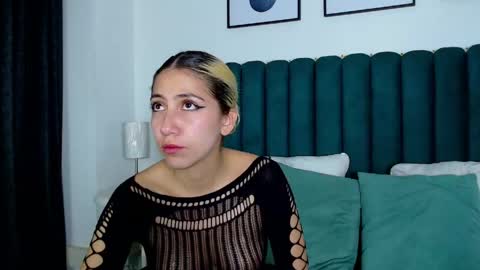 Ari Bunnie  online show from April 18, 5:00 am