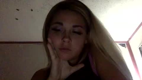 Snapshot of ariel2613 chatting on November 15, 4:54 am Ariel online show from November 15, 4:54 am