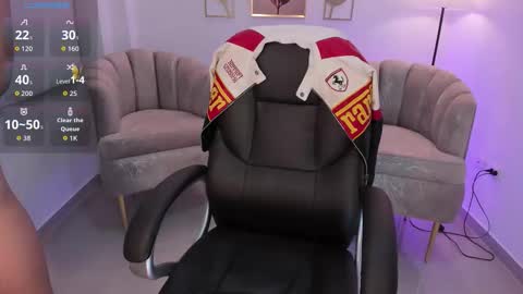 Snapshot of ariel_laurentt chatting on December 19, 5:36 am ariel online show from December 19, 5:36 am