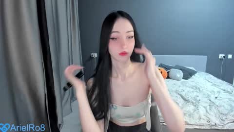 Snapshot of ariel_rouse chatting on October 29, 6:42 pm Ariel online show from October 29, 6:42 pm