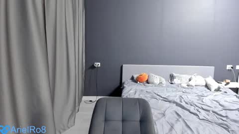 Snapshot of ariel_rouse chatting on December 4, 7:11 pm Ariel online show from December 4, 7:11 pm