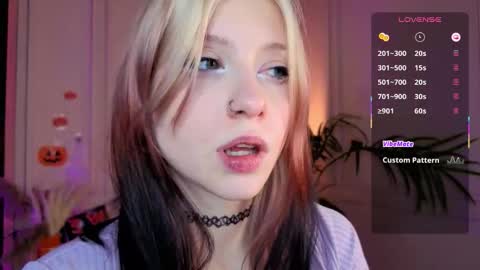 Snapshot of arielabradberry chatting on November 2, 2:52 pm Ariel online show from November 2, 2:52 pm