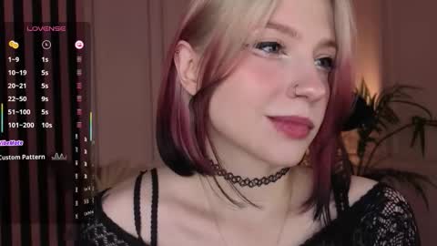 Snapshot of arielabradberry chatting on November 19, 1:55 pm Ariel online show from November 19, 1:55 pm