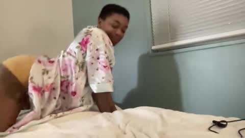 Snapshot of arielbliss69 chatting on March 21, 2:49 am arielbliss69 online show from March 21, 2:49 am