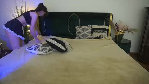 Snapshot of arielgemme chatting on June 15, 7:49 pm Ariel online show from June 15, 7:49 pm
