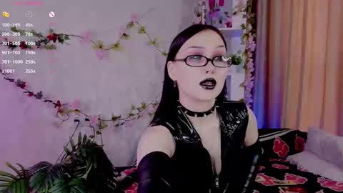 Snapshot of ariellemckoon chatting on March 10, 5:34 am Dee online show from March 10, 5:34 am