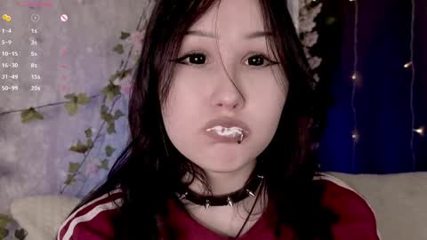 Snapshot of ariellemckoon chatting on April 9, 6:19 am Dee online show from April 9, 6:19 am