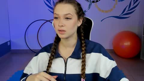 Snapshot of arielsykes chatting on September 15, 10:48 am arielsykes online show from September 15, 10:48 am
