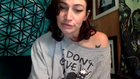 ariel  colin when hes here online show from December 3, 5:01 pm