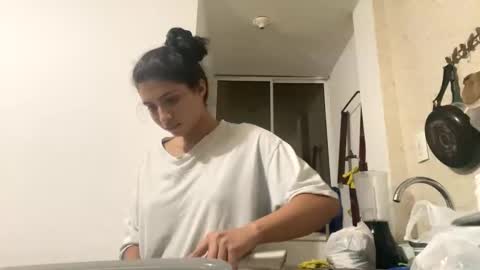 aries_plays online show from November 10, 11:59 pm