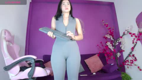 Ari online show from November 23, 3:23 pm