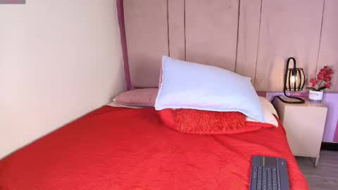 Snapshot of ariia_sweett chatting on February 14, 4:26 pm Ariia sweett online show from February 14, 4:26 pm