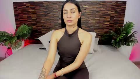 Snapshot of ariiaa_1 chatting on June 24, 5:17 am ARIANNA online show from June 24, 5:17 am