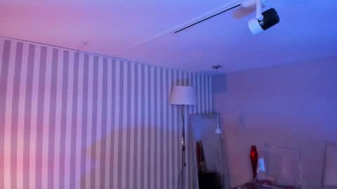  Arianna  online show from December 18, 8:25 pm