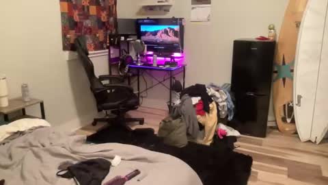 Snapshot of ariicutekitty chatting on March 2, 2:51 am airskiii online show from March 2, 2:51 am