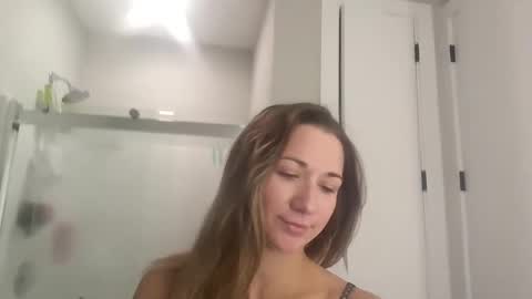 Snapshot of ariicutekitty chatting on September 26, 4:11 pm airskiii online show from September 26, 4:11 pm